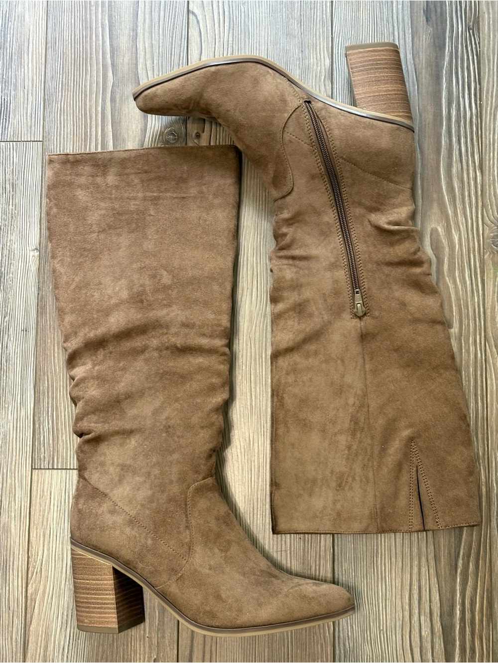 Universal Thread Junie Tall Slouch Boots Tan Faux Suede Pointed Toe 9.5